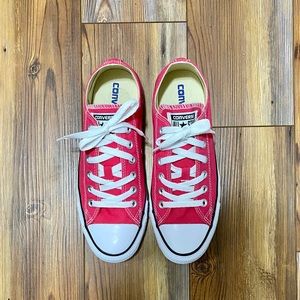 Converse Women’s Size 8 Hot Pink Low Top Sneakers